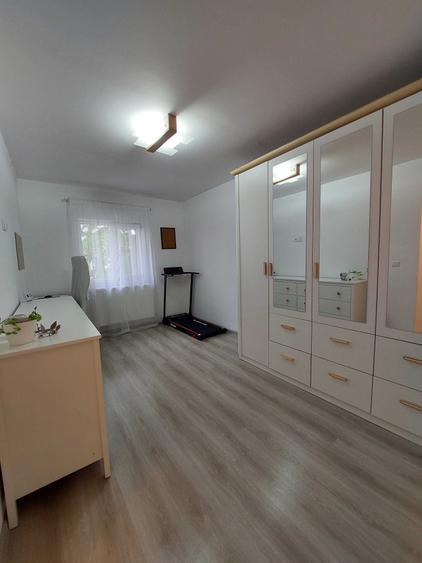 Vanzare apartament 3 camere zona Parc Bazilescu - 1