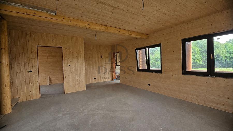 Casă individuală cu 5 camere cu Canalizare în Sadu