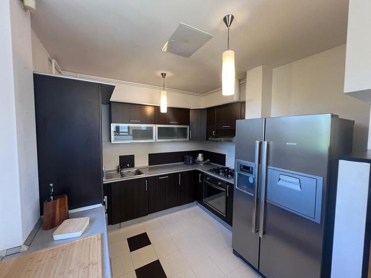 Apartament cu 5 camere decomandat, mobilat în Herăstrău