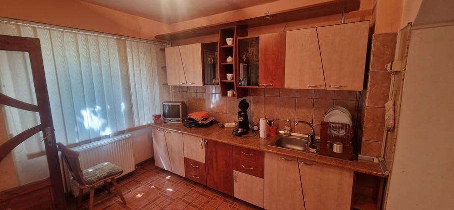 Apartament cu 3 camere decomandat, mobilat în 1 Mai