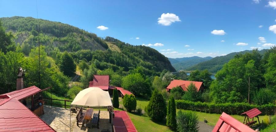 Casă individuală cu 5 camere cu Garaj în Siriu