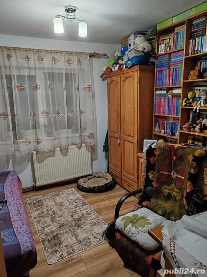 Apartament cu 3 camere semidecomandat în Central