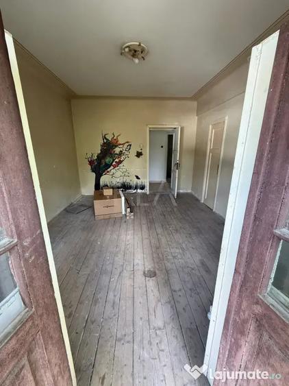 Apartament cu 2 camere decomandat, mobilat în Regie