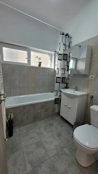 Apartament cu 2 camere semidecomandat în Giroc