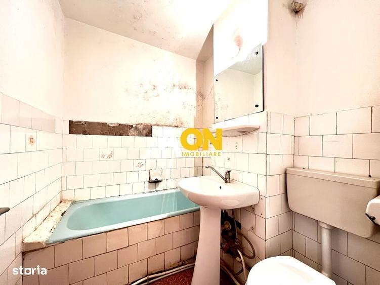 Apartament cu 3 camere decomandat în Cetate