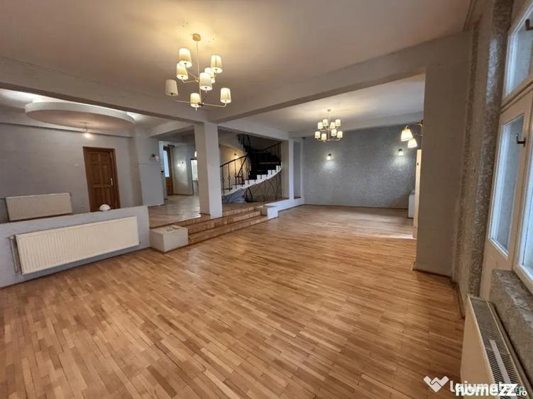 Casă cu 5 camere cu Teren 300 Mp în Calea Călărașilor