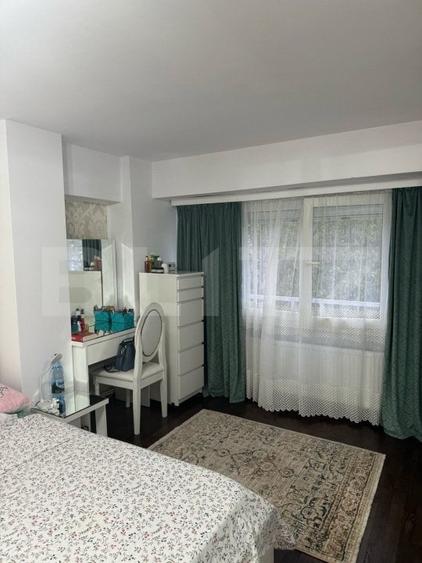 Apartament cu 4 camere decomandat, mobilat în Ultracentral