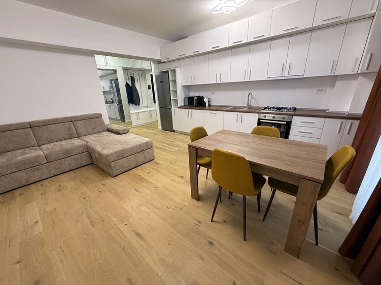 Apartament cu 3 camere decomandat în Nord