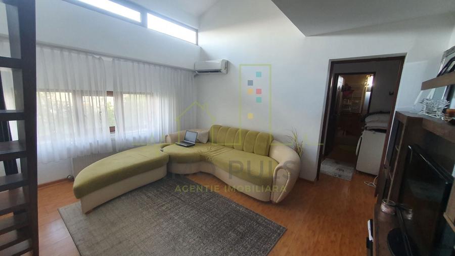 Apartament cu 4 camere semidecomandat, mobilat în Girocului