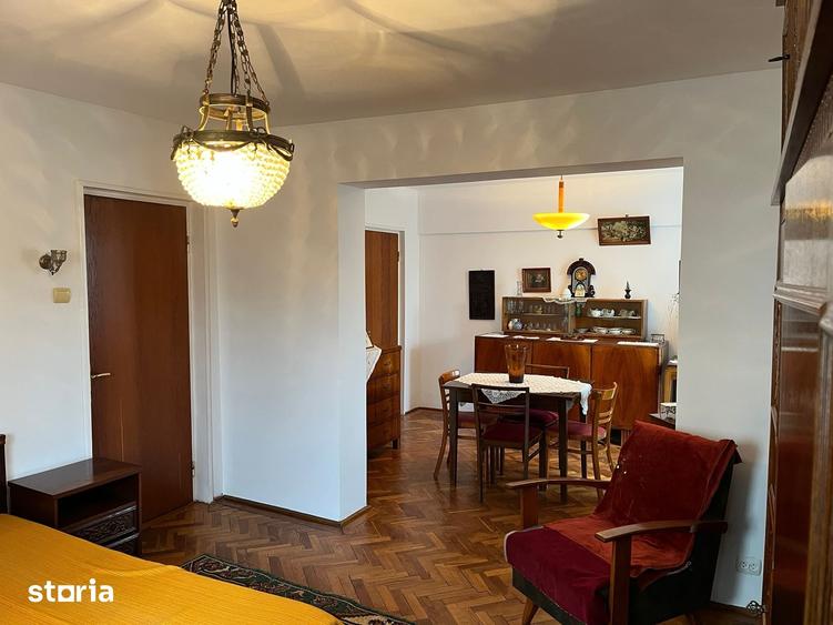 Apartament cu 4 camere decomandat în Domenii