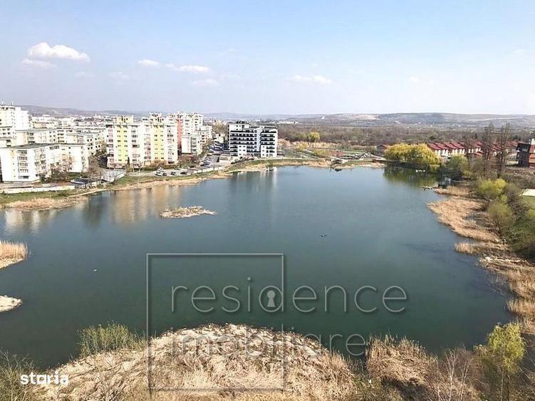 Apartament cu 3 camere semidecomandat, mobilat în Între Lacuri