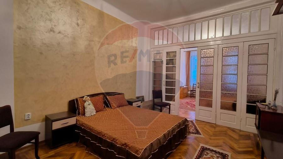 Casă individuală cu 3 camere cu Canalizare în Central