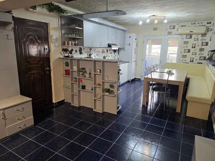 Apartament cu 4 camere decomandat în Vladimirescu