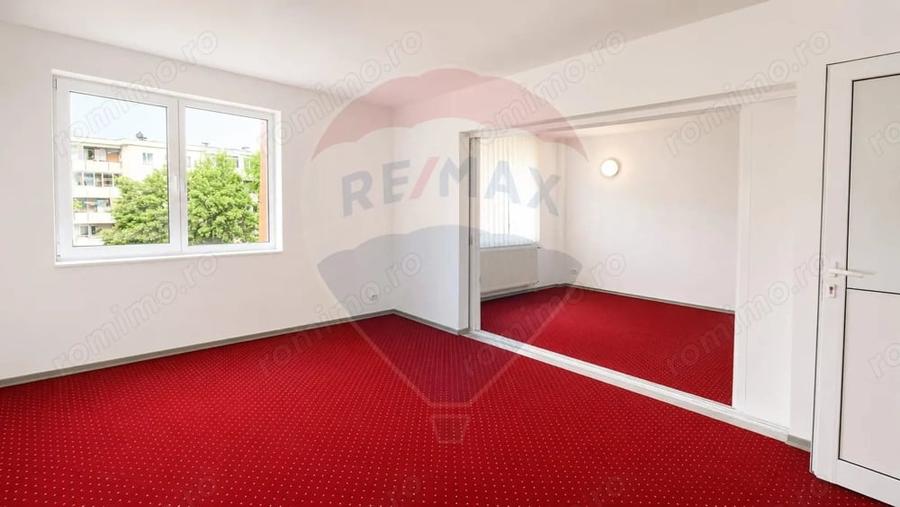 Casă cu 5 camere în Vitan