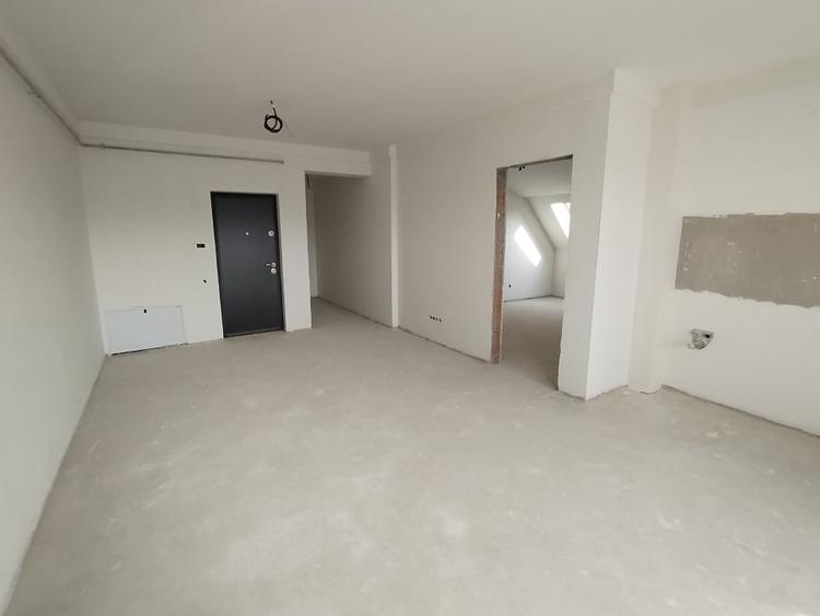 Apartament cu 3 camere decomandat în Florești — fotografia 1