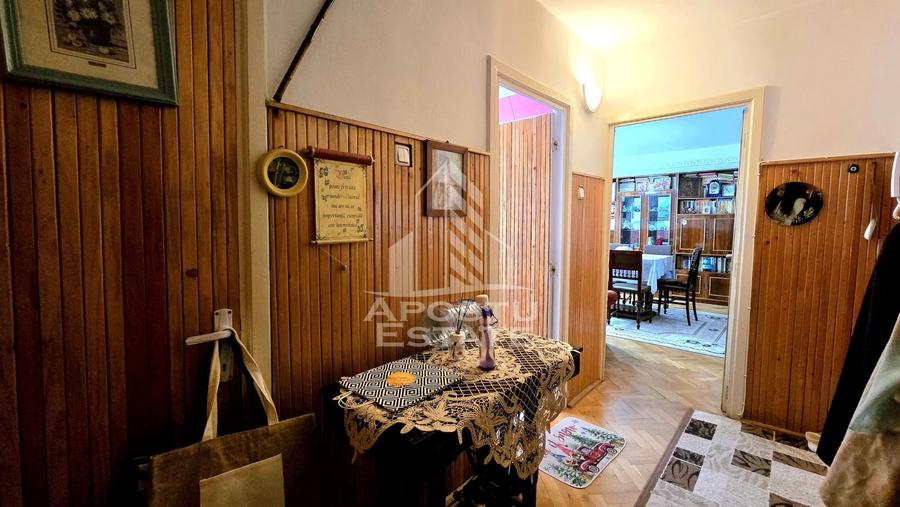 Apartament cu 3 camere decomandat, mobilat în Bucovina