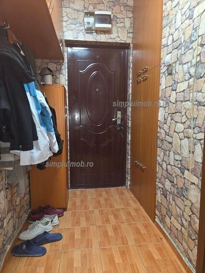 Apartament cu 3 camere decomandat în Brâncoveanu