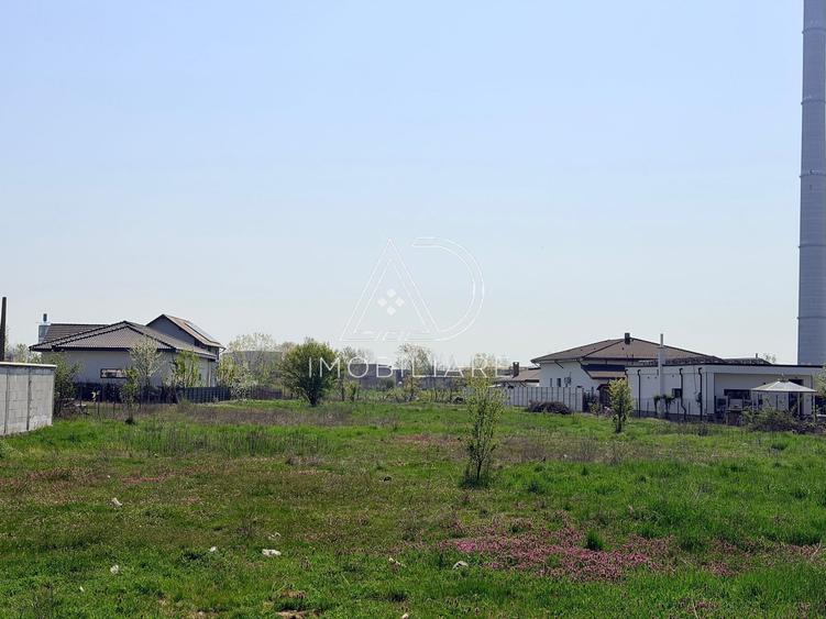 Teren intravilan de 4200 mp, în 9 Mai
