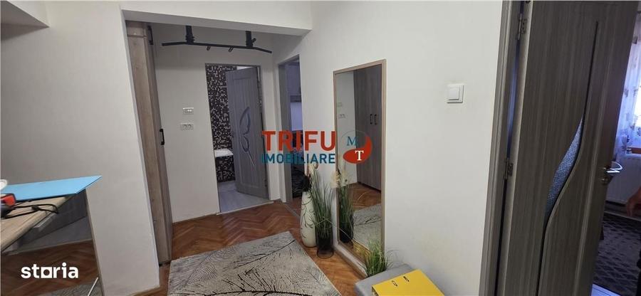Apartament cu 3 camere decomandat în Cetate