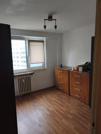 Apartament cu 2 camere semidecomandat în Crâng
