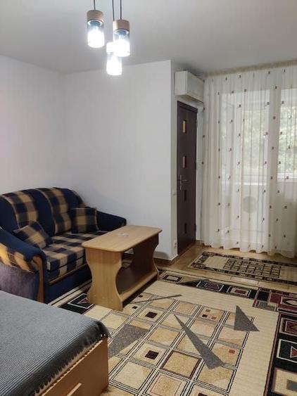 Garsonieră semidecomandată în Titan