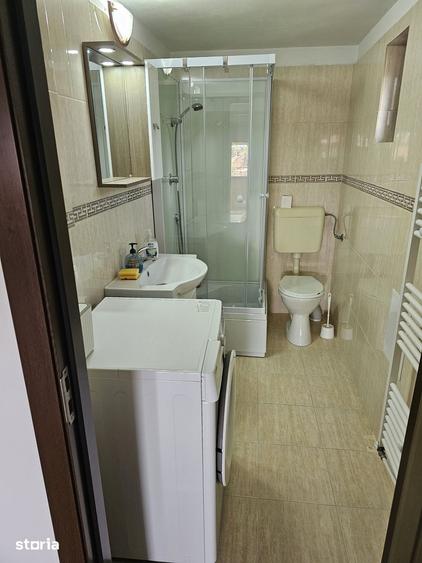 Casă cu 4 camere cu Teren 300 Mp în Central