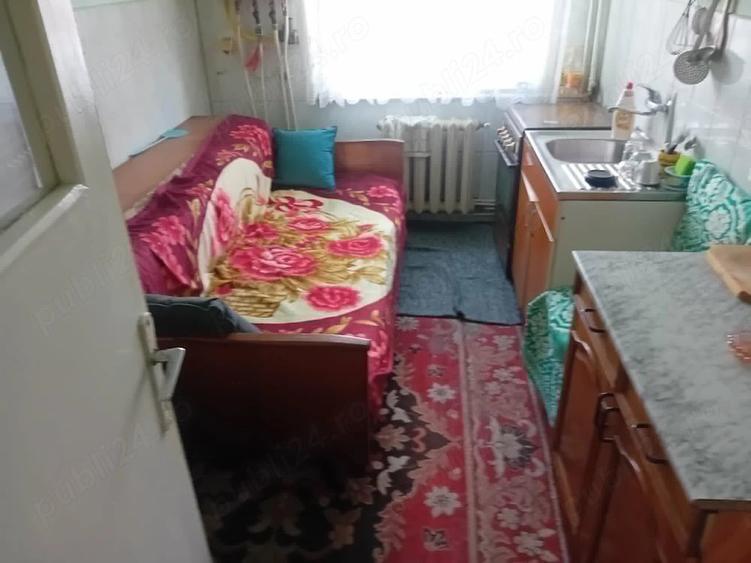 Apartament cu 2 camere decomandat în Precista