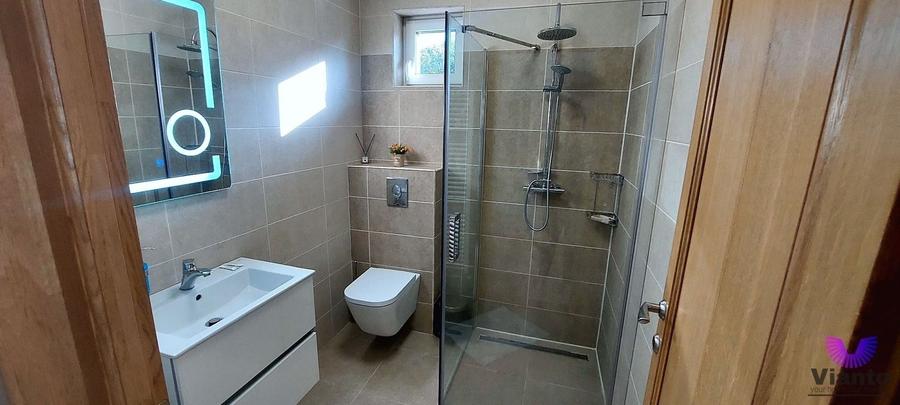 Casă cu 4 camere cu Canalizare în Sub Arini