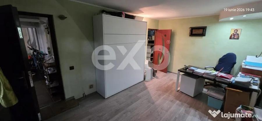 Apartament cu 3 camere decomandat în Micro 11