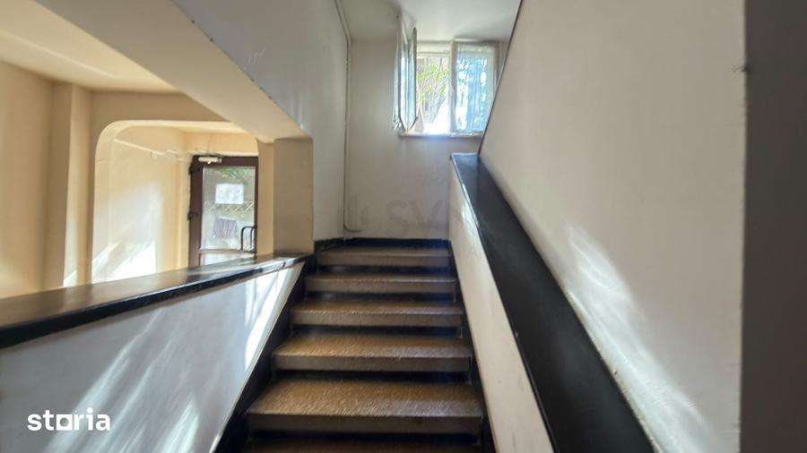 Apartament cu 3 camere semidecomandat în Primăverii