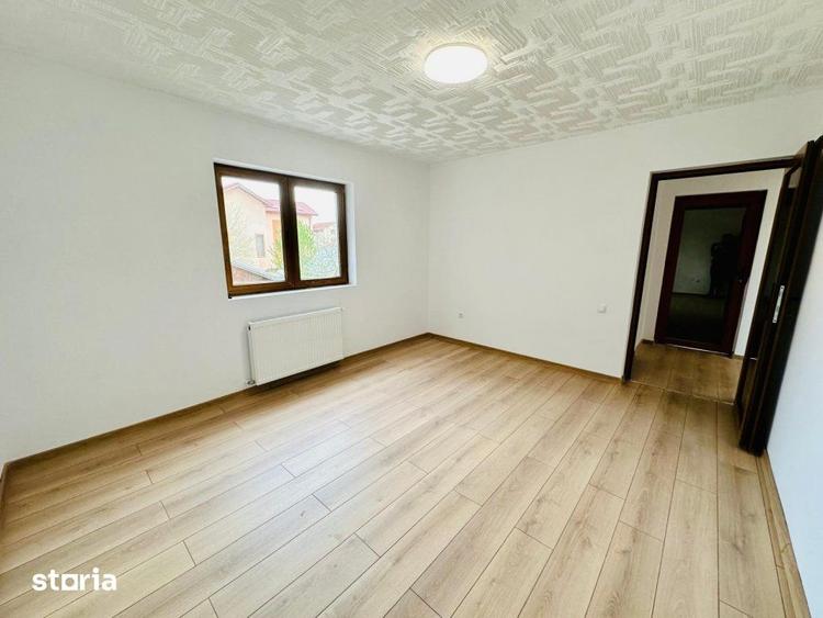 Casă cu 5 camere cu Teren 450 Mp în Crevedia