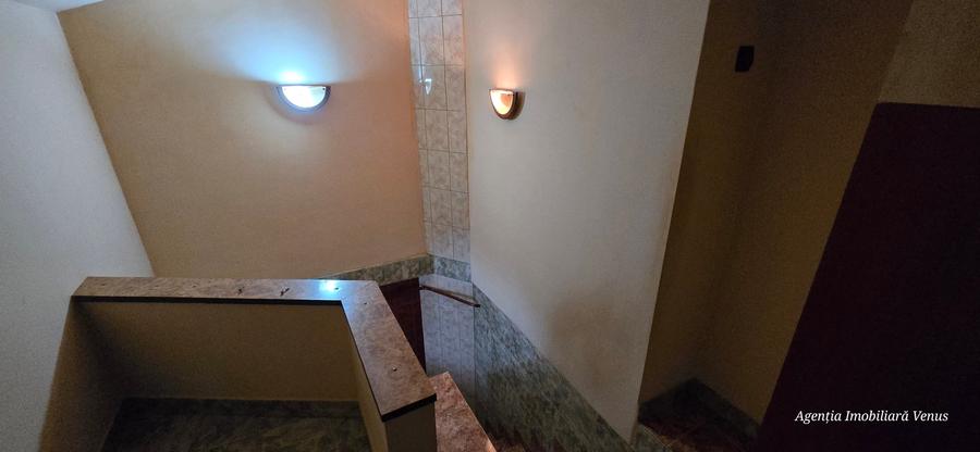 Apartament cu 4 camere decomandat în Central