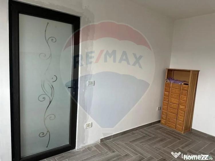 Apartament cu 2 camere semidecomandat în Săvinești