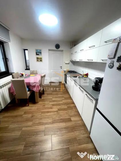 Casă cu 6 camere cu Teren 968 Mp în Păulești