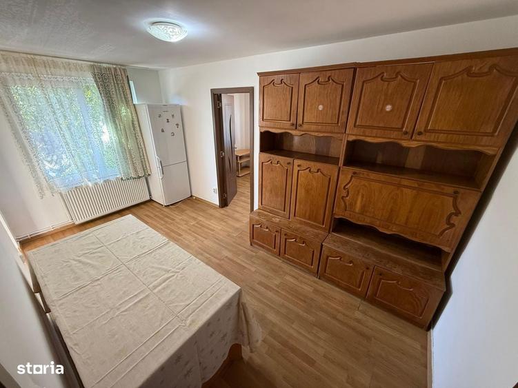 Apartament cu 3 camere semidecomandat în Central