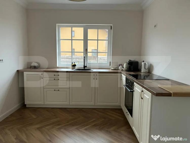Casă cu 4 camere cu Teren 350 Mp în Central