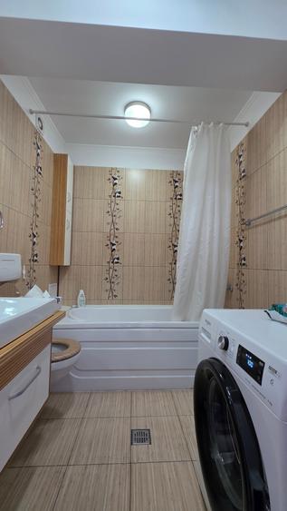 Garsonieră decomandată în Splaiul Unirii