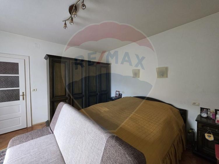 Casă individuală cu 4 camere cu Teren 647 Mp în Aradul Nou