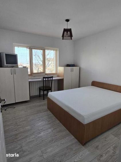Apartament cu 4 camere semidecomandat în Central