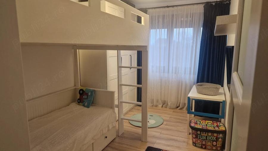 Apartament cu 3 camere decomandat, mobilat în Ultracentral