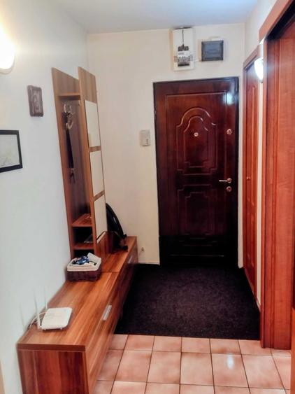 Apartament cu 3 camere decomandat în Giurgiului