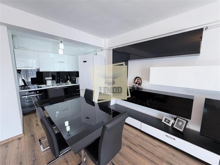 Apartament cu 3 camere decomandat, mobilat în Exterior Est