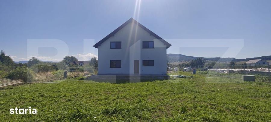 Casă cu 5 camere decomandat cu Teren 1000 Mp în Vânători
