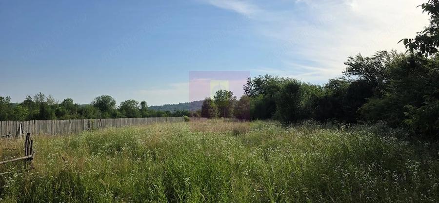 Teren de 3026 mp, în Brebu