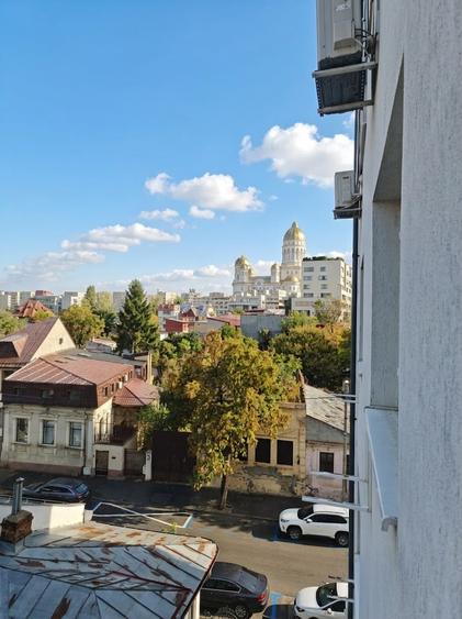 Apartament cu 2 camere semidecomandat în 13 Septembrie