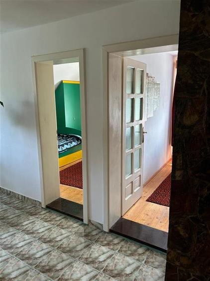 Casă individuală cu 5 camere cu Canalizare în Oncea