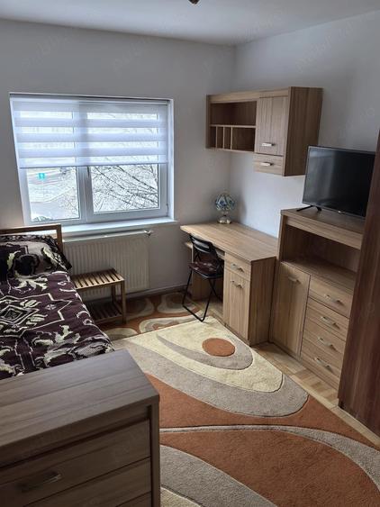 Apartament cu 4 camere decomandat în Central