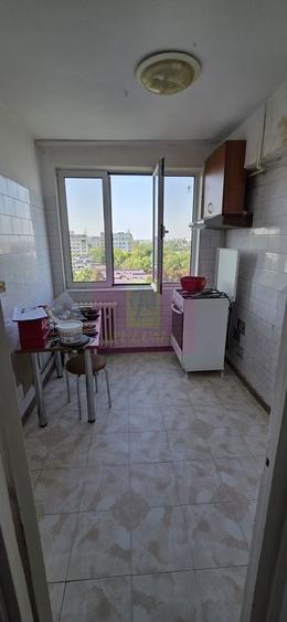 Apartament cu 3 camere semidecomandat în Cablul Românesc