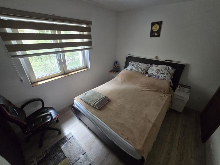 Apartament cu 2 camere semidecomandat, mobilat în Girocului
