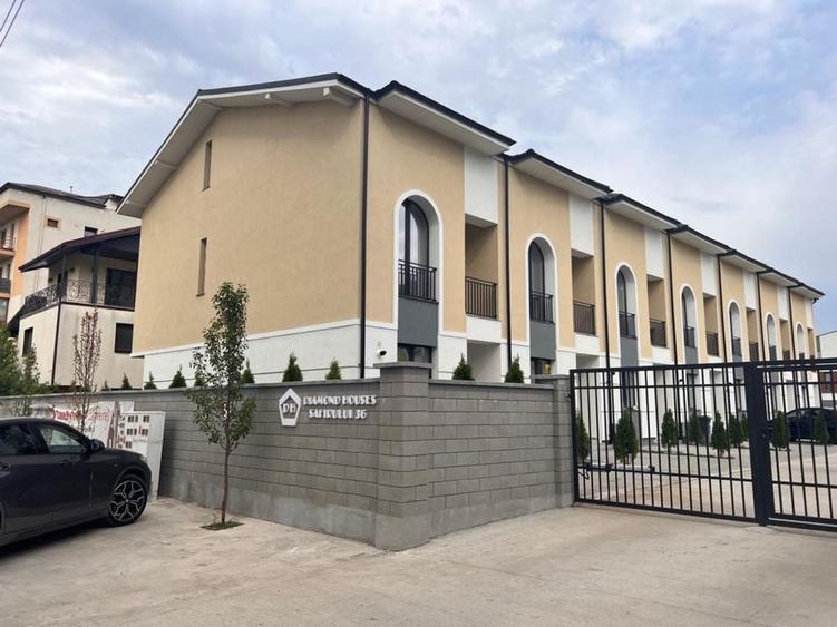 Casă cu 4 camere în Central
